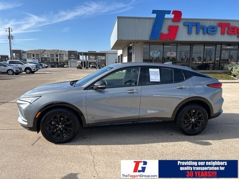 Used 2025 Buick Envista Sport Touring image 2