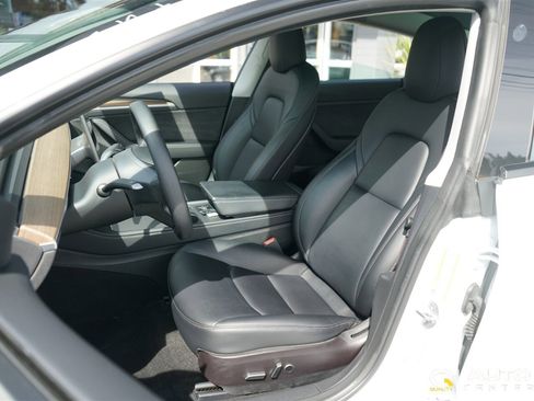 Used 2022 Tesla Model 3 image 10