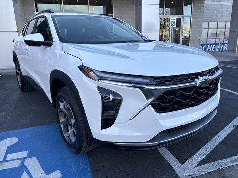 New 2026 Chevrolet Trax LT w/ Driver Confidence Package image 7