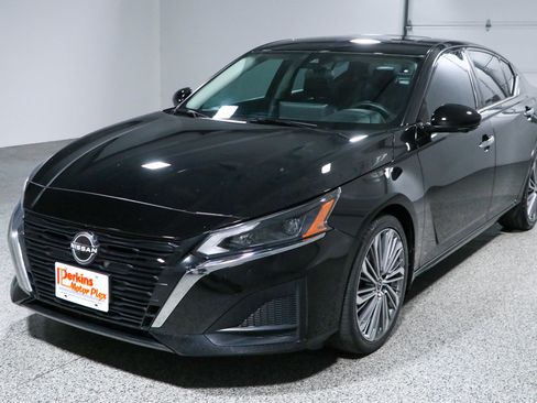 Used 2023 Nissan Altima 2.5 SL FWD image 30
