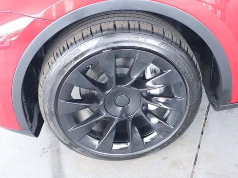 Used 2023 Tesla Model Y Long Range AWD/4WD image 35