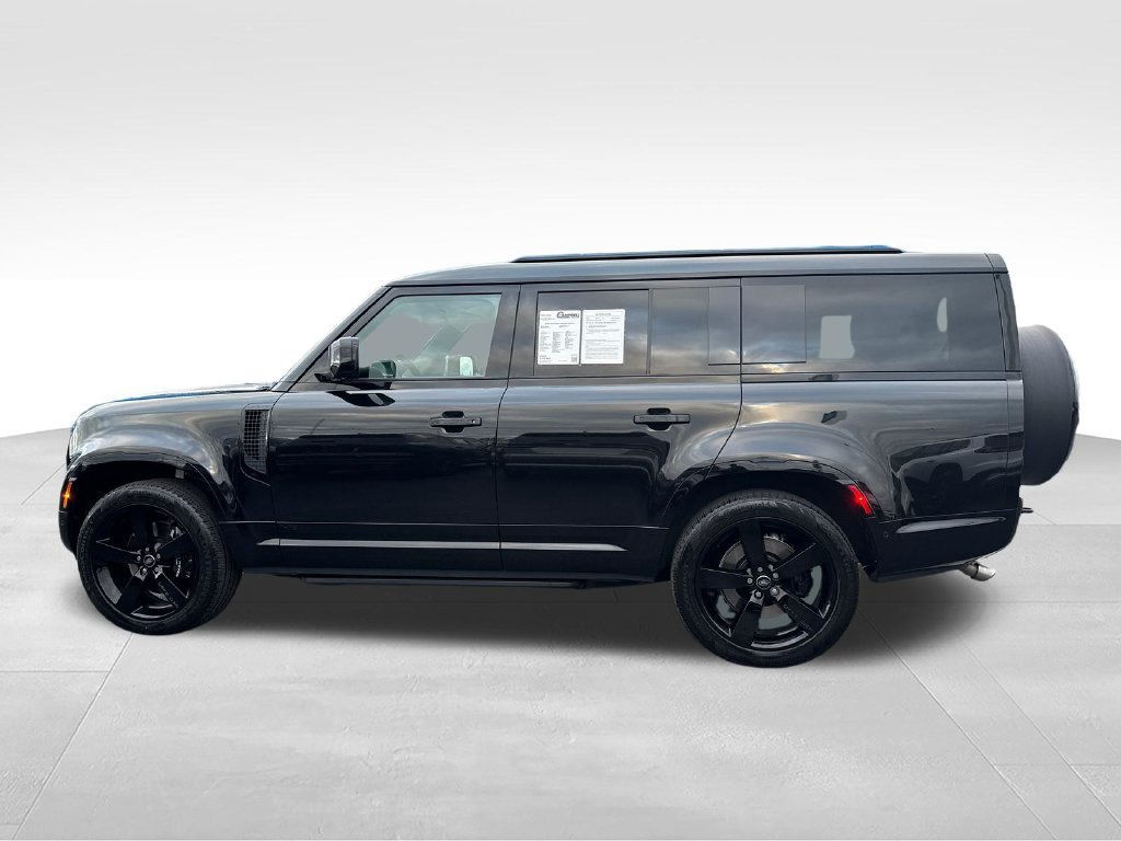 Used 2025 Land Rover Defender 130 V8 AWD/4WD image 2