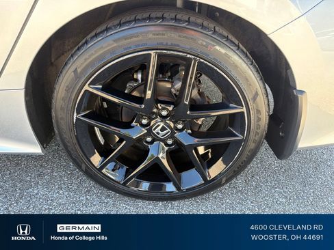 Used 2024 Honda Civic Sport image 10
