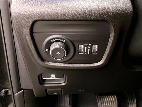 Used 2022 Jeep Grand Cherokee L Overland w/ Luxury Tech Group IV AWD/4WD image 40