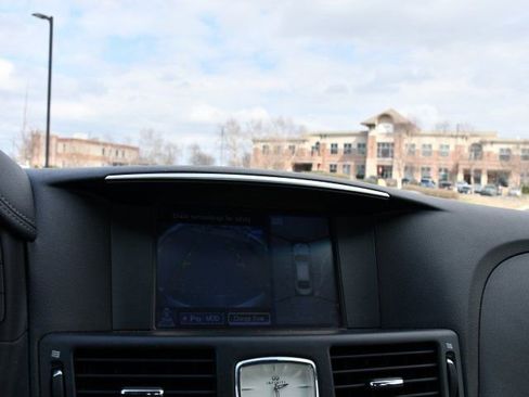 Used 2016 INFINITI Q70 L 3.7 w/ Deluxe Touring Package image 12