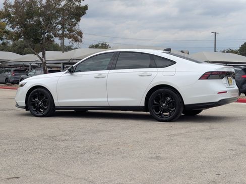 Used 2025 Honda Accord SE image 6