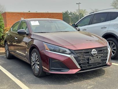 Used 2024 Nissan Altima 2.5 SV