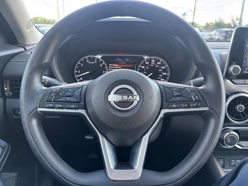 Used 2025 Nissan Sentra SV FWD image 25