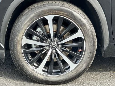 Used 2021 Toyota Highlander XSE FWD image 32