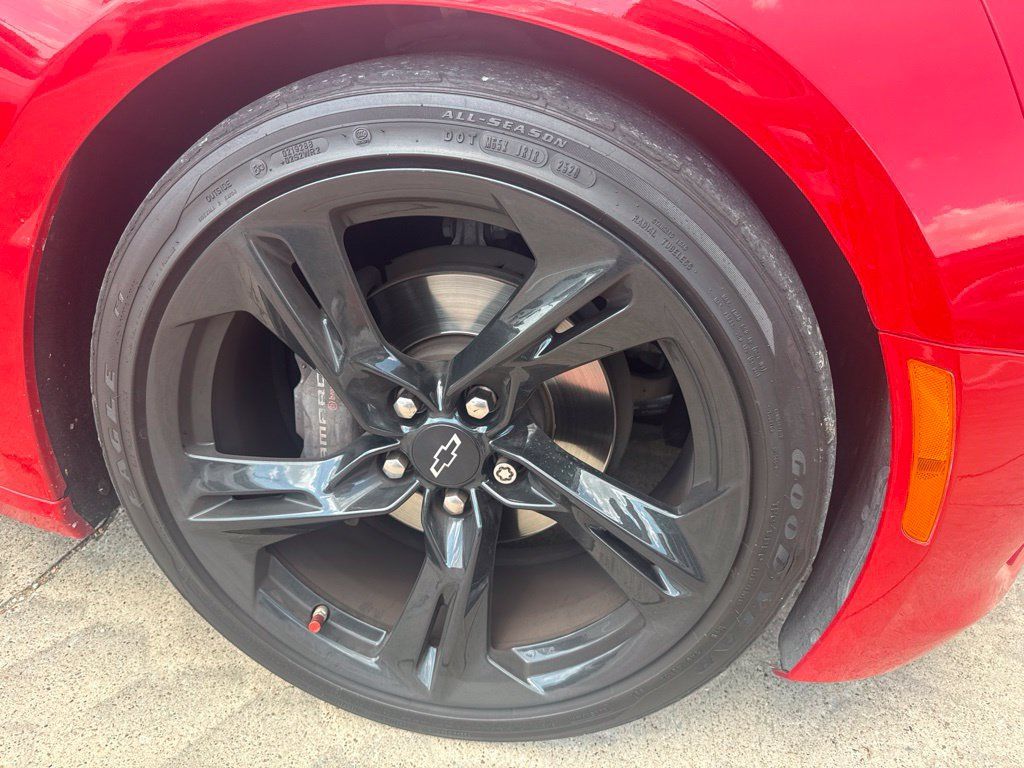 Used 2020 Chevrolet Camaro LT RWD image 20