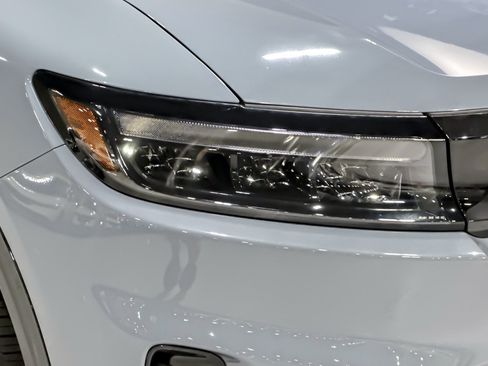Used 2024 Honda Prologue Touring image 12