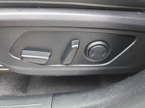 Used 2025 Kia Sorento S image 30