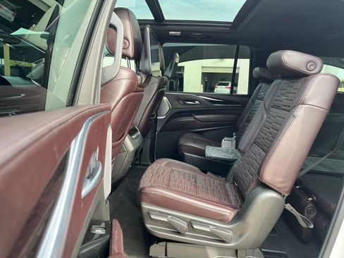 Used 2021 Cadillac Escalade ESV Sport Platinum w/ LPO, ONYX Package image 28