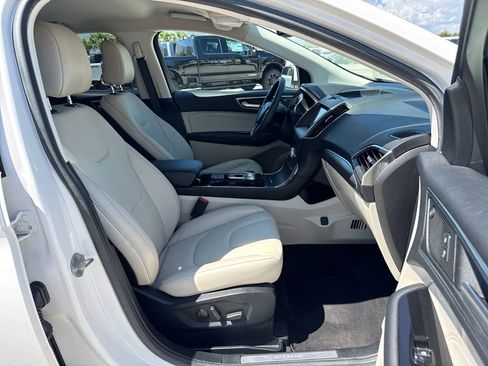 Certified 2020 Ford Edge Titanium FWD image 25
