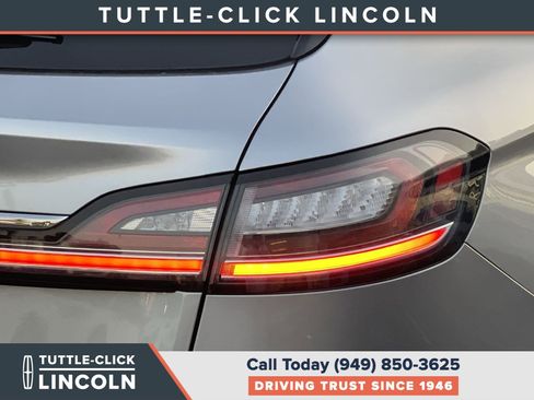 Certified 2021 Lincoln Nautilus FWD w/ Equipment Group 101A image 9