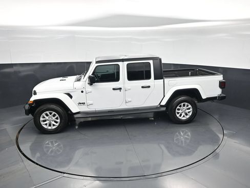 Used 2023 Jeep Gladiator Sport AWD/4WD image 37