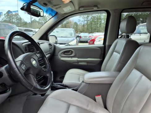 Used 2008 Chevrolet TrailBlazer LT w/ Cargo Convenience Package image 5