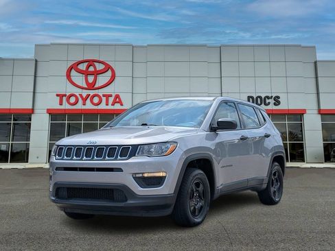 Used 2018 Jeep Compass Sport FWD image 1