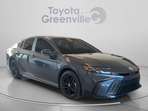 Used 2026 Toyota Camry SE w/ Multimedia Upgrade Package FWD image 8