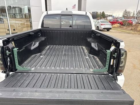 Used 2023 Toyota Tacoma SR AWD/4WD image 22