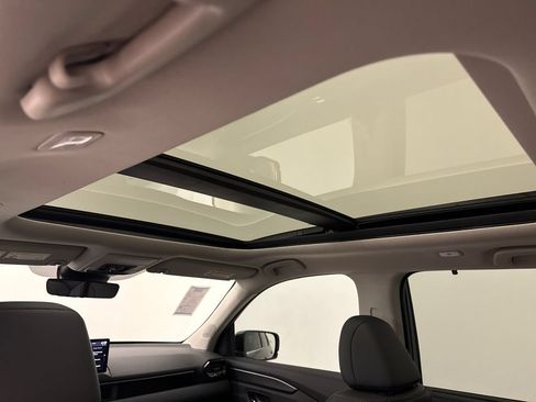 New 2026 Honda Pilot Touring image 12