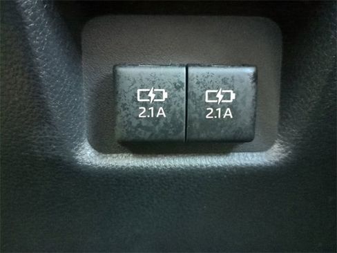 Used 2020 Toyota RAV4 XLE image 17