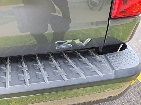 Used 2021 Nissan Titan SV w/ SV Convenience Package image 10