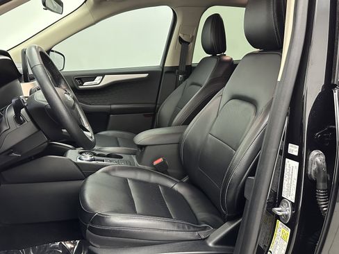 Used 2020 Ford Escape SE Sport image 14