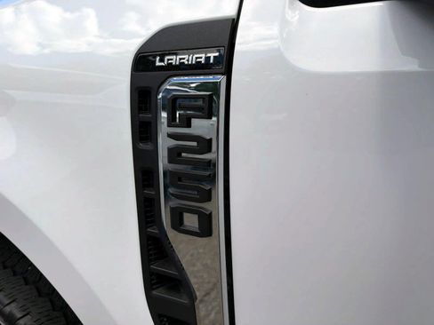 Used 2023 Ford F250 Lariat w/ Lariat Ultimate Package AWD/4WD image 17