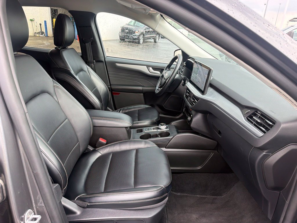 Certified 2024 Ford Escape Platinum AWD/4WD image 41