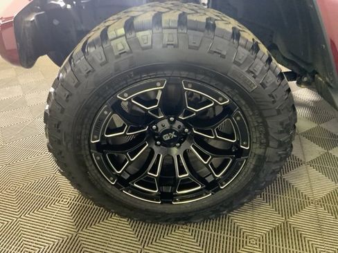 Used 2021 Jeep Gladiator Overland image 11