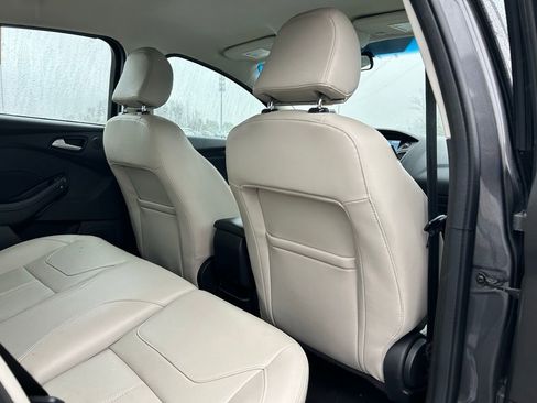 Used 2016 Ford Focus Titanium image 16