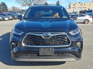 Used 2023 Toyota Highlander Platinum video 2