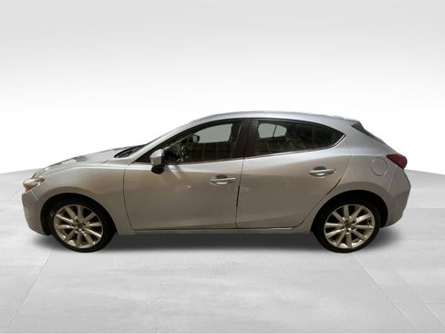 Used 2017 MAZDA MAZDA3 Touring FWD image 8