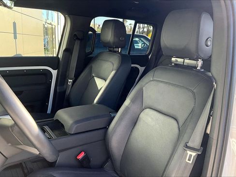 Used 2024 Land Rover Defender 130 S image 25