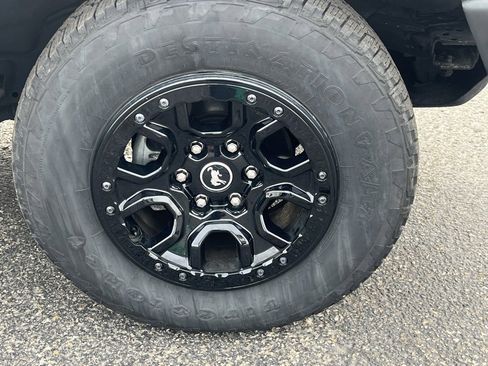 Used 2023 Ford Bronco Wildtrak image 17