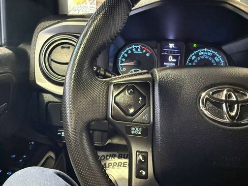 Used 2023 Toyota Tacoma TRD Off-Road image 14