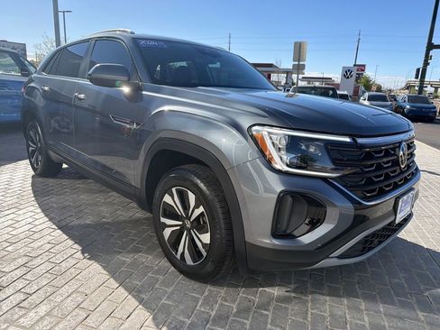 Certified 2024 Volkswagen Atlas Cross Sport SE image 9