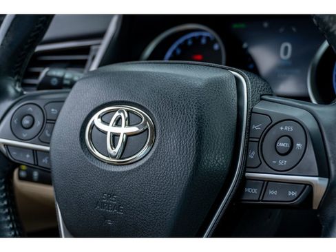 Used 2021 Toyota Camry XLE w/ Navigation Package image 28