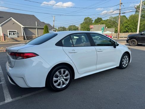 Used 2021 Toyota Corolla LE image 5
