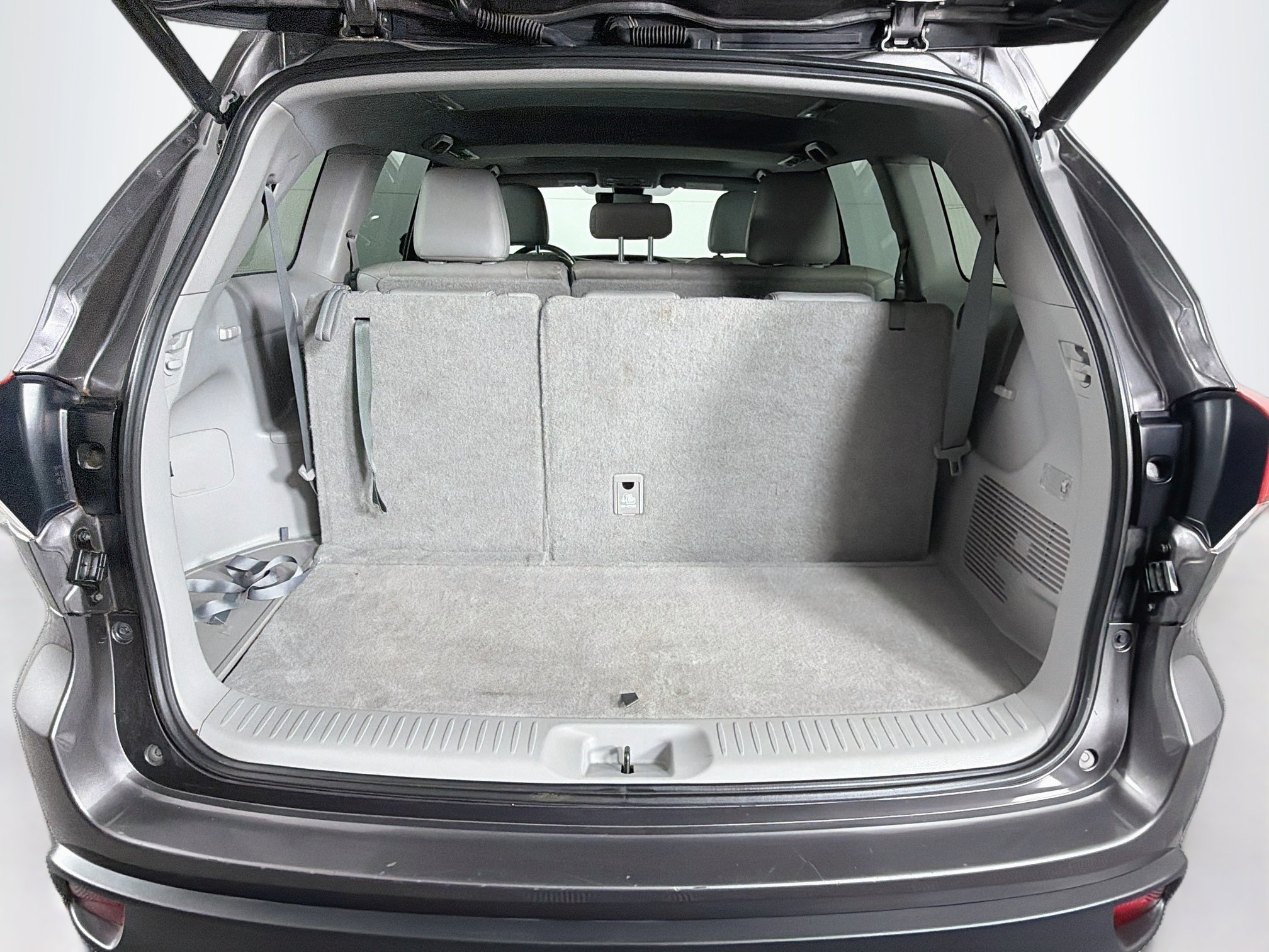 Used 2017 Toyota Highlander XLE w/ Carpet Mat Package AWD/4WD image 32