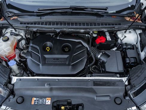 Used 2017 Ford Edge SEL w/ Equipment Group 201A image 18