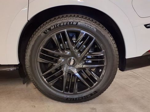 Used 2025 Cadillac Escalade IQ Sport 2 w/ LPO, ONYX Package image 9