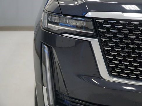 Certified 2022 Cadillac Escalade ESV Premium Luxury image 9