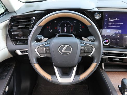 Used 2024 Lexus RX 350 FWD w/ Convenience Package image 17