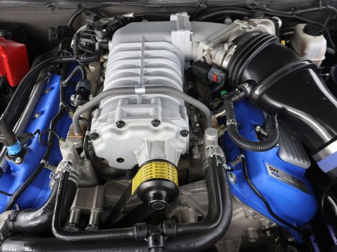 Used 2011 Ford Mustang Shelby GT500 RWD image 17