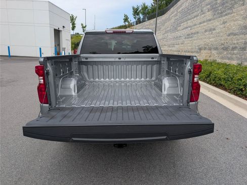 Used 2023 Chevrolet Silverado 1500 LT AWD/4WD image 12