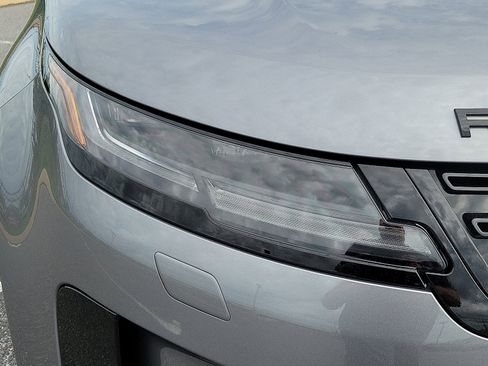 Used 2024 Land Rover Range Rover Evoque S image 8