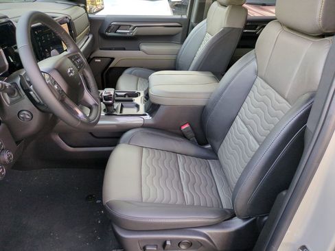 New 2026 Chevrolet Silverado 1500 ZR2 image 10