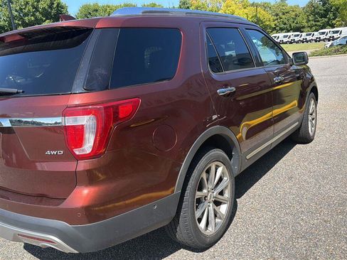 Used 2016 Ford Explorer Limited w/ Equipment Group 301A AWD/4WD image 3